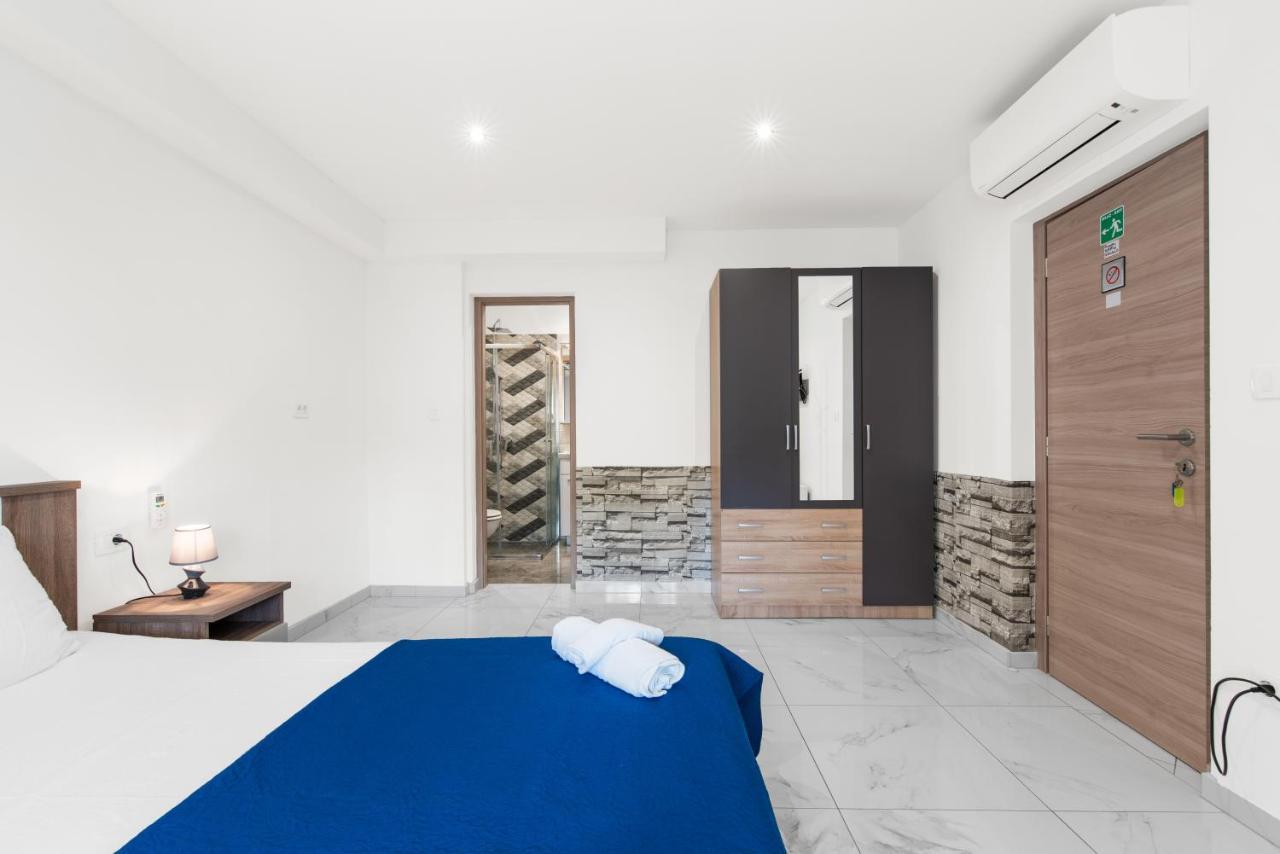 Alice Rooms Porec Bagian luar foto